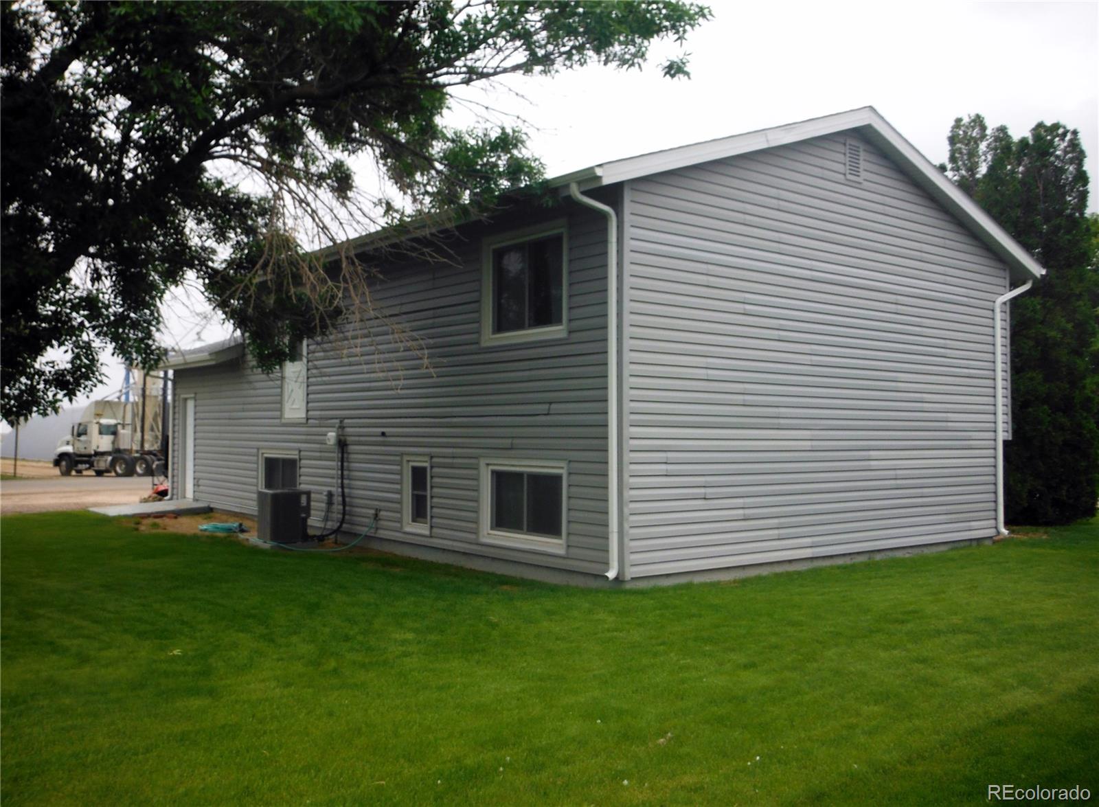 412 8th St, Flagler, CO 80815