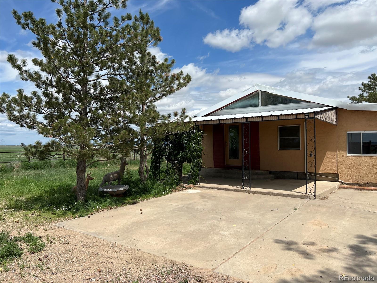 43951 Undercliffe Rd, Avondale, CO 81022