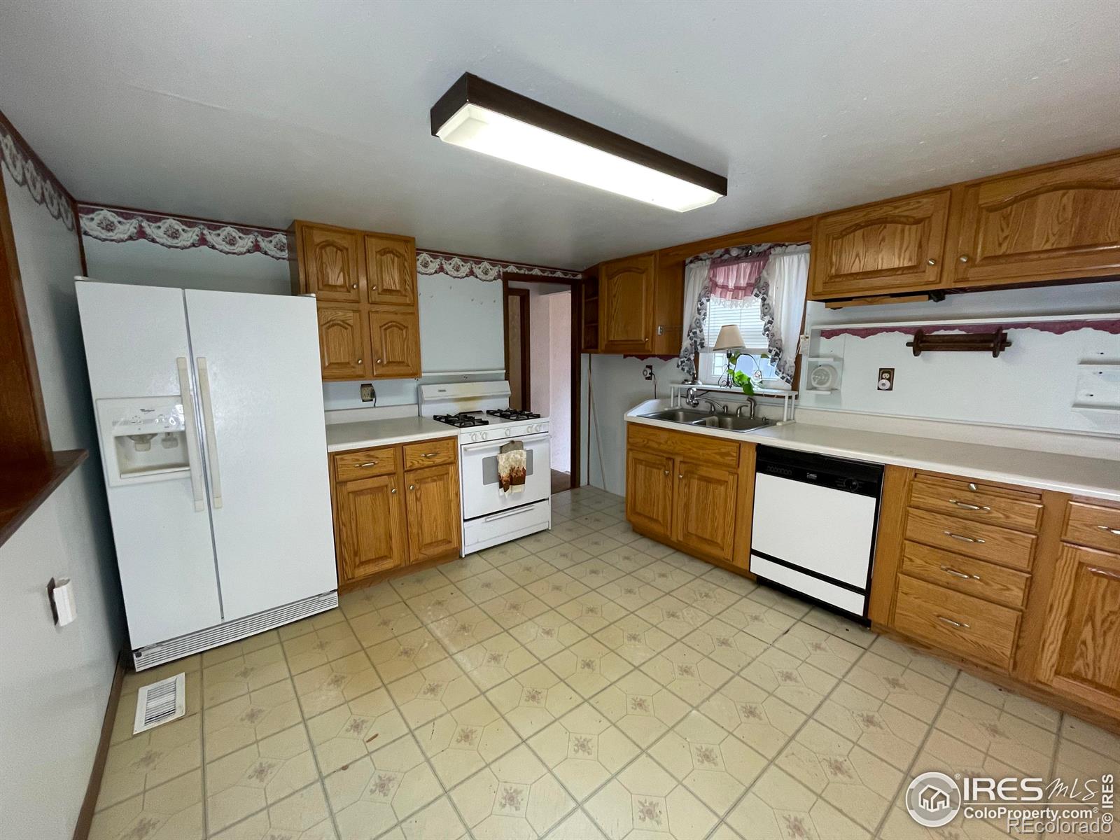 310 Arkansas Ave, Stratton, CO 80836