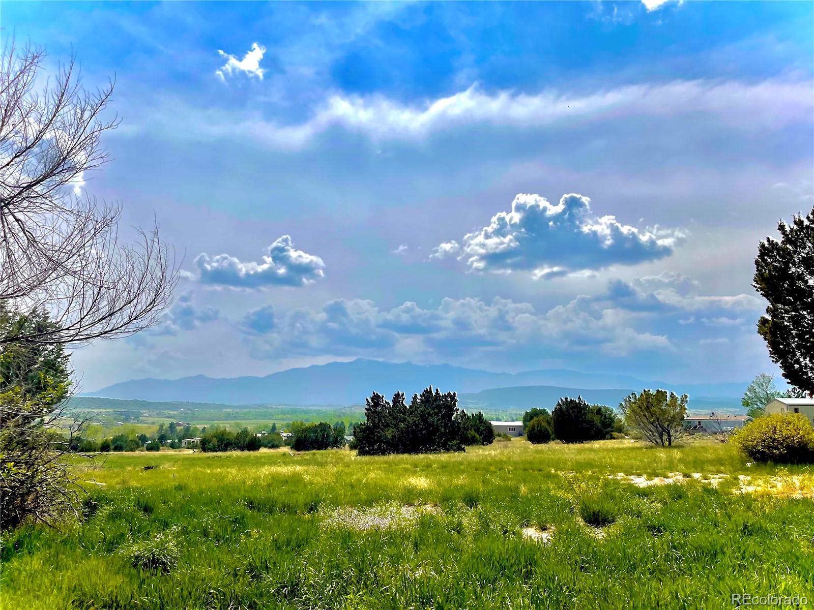 2813 Applewood Dr, Colorado City, CO 81019