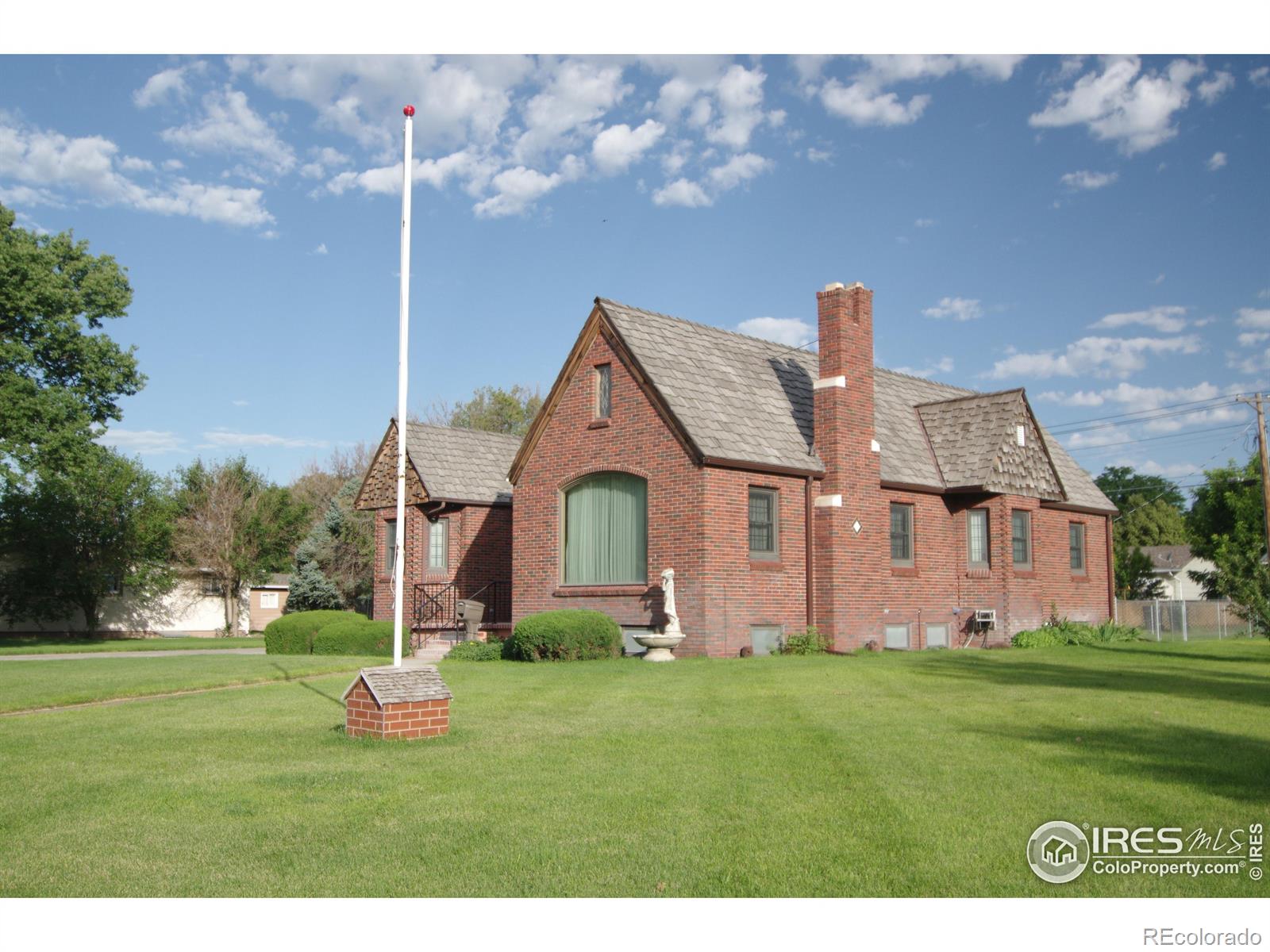 300 W 8th St, Julesburg, CO 80737