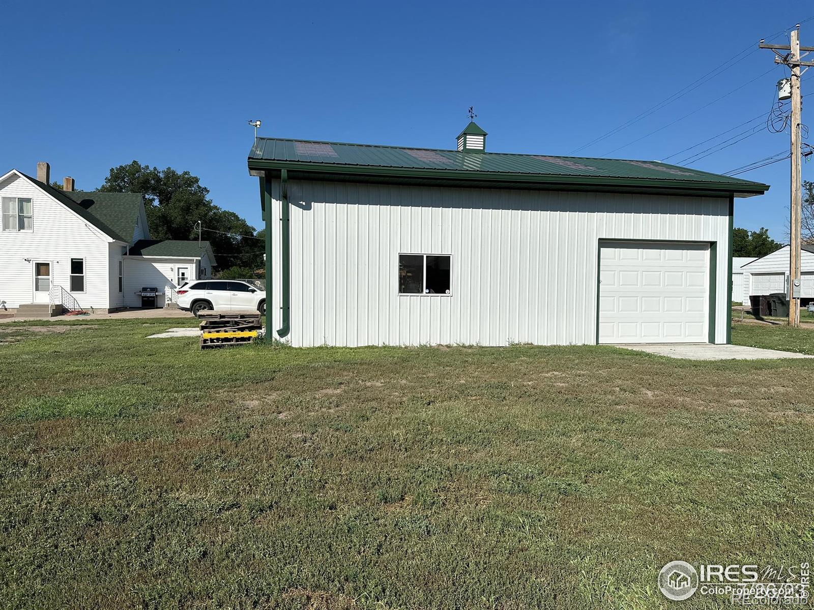 106 W 4th St, Julesburg, CO 80737