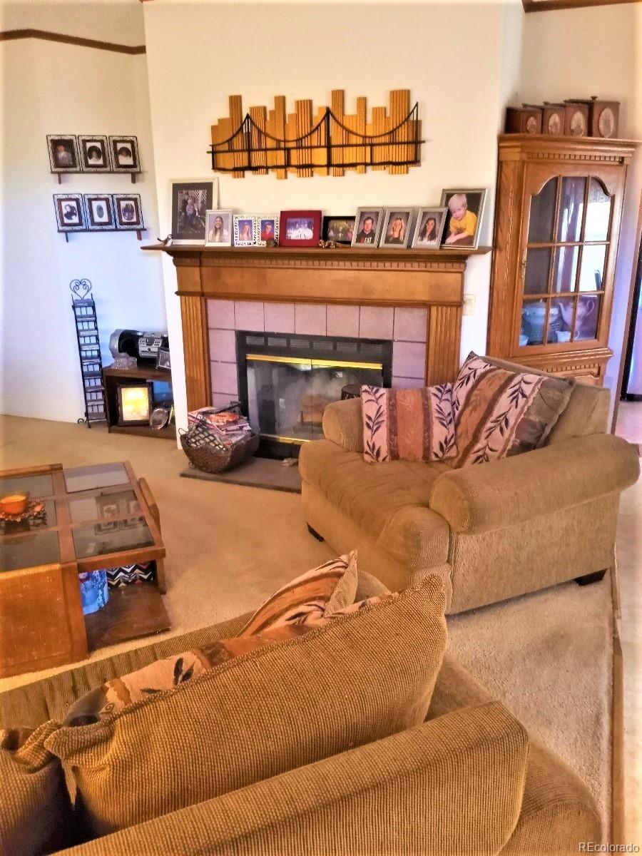 1051 S Saddlerock Dr, Pueblo West, CO 81007