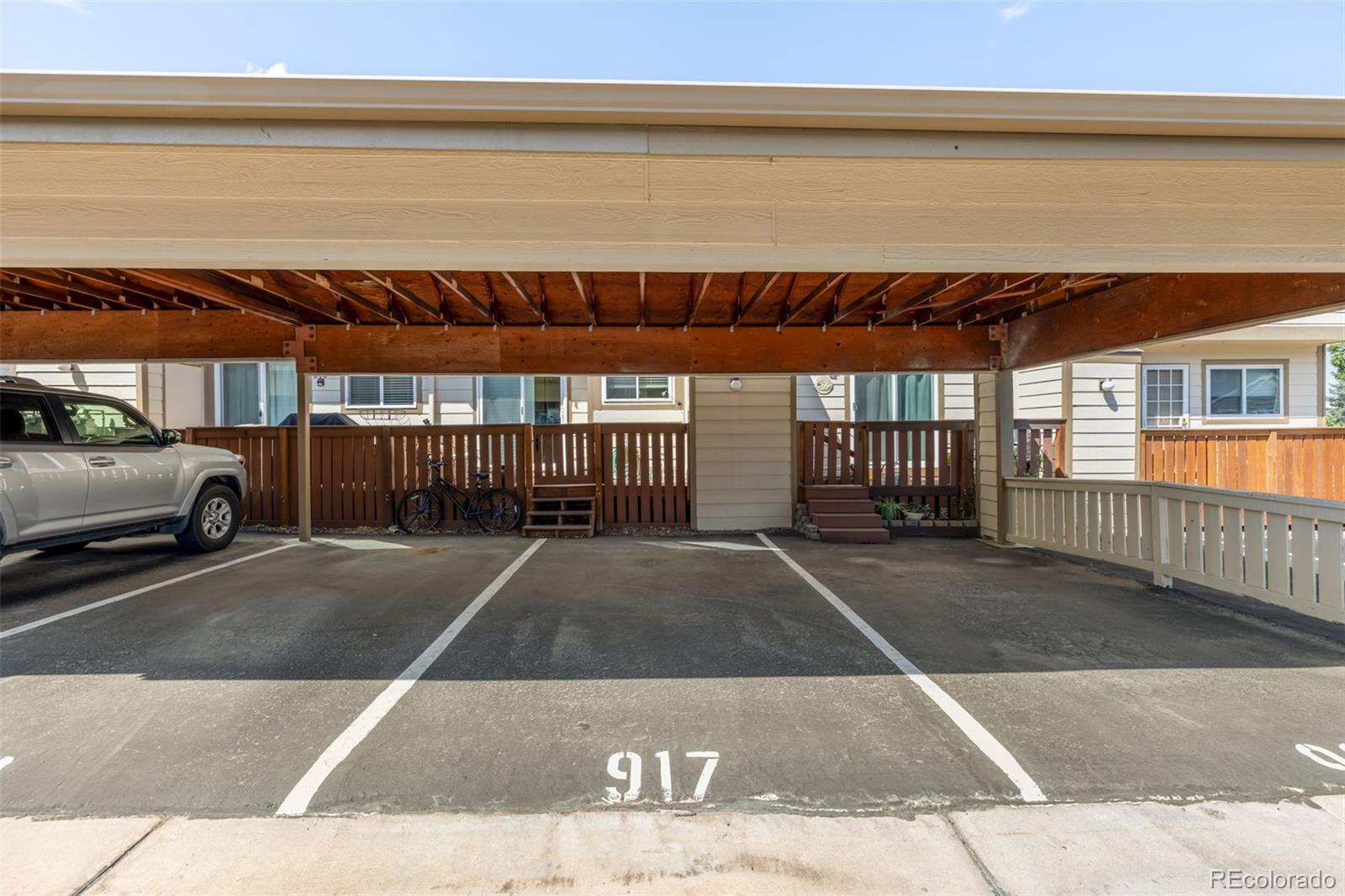 917 Summer Dr, Highlands Ranch, CO 80126