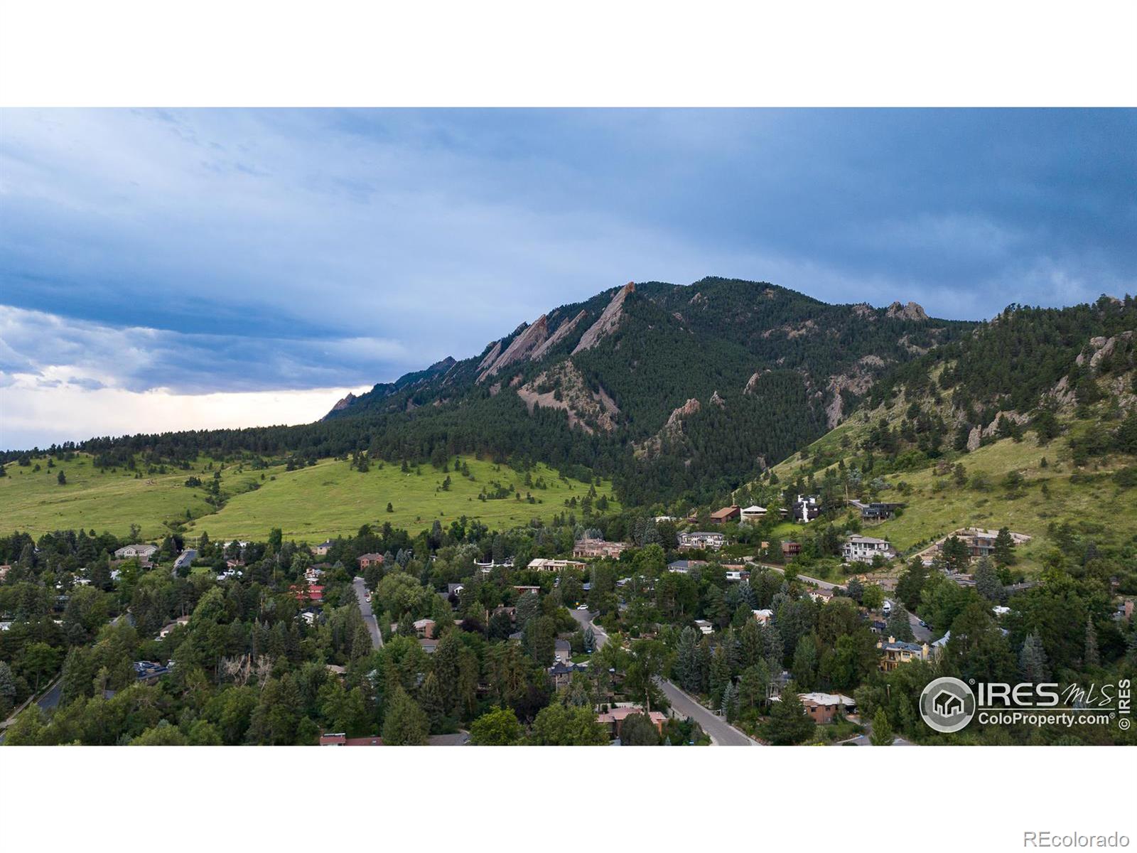 1077 Gilbert St, Boulder, CO 80302