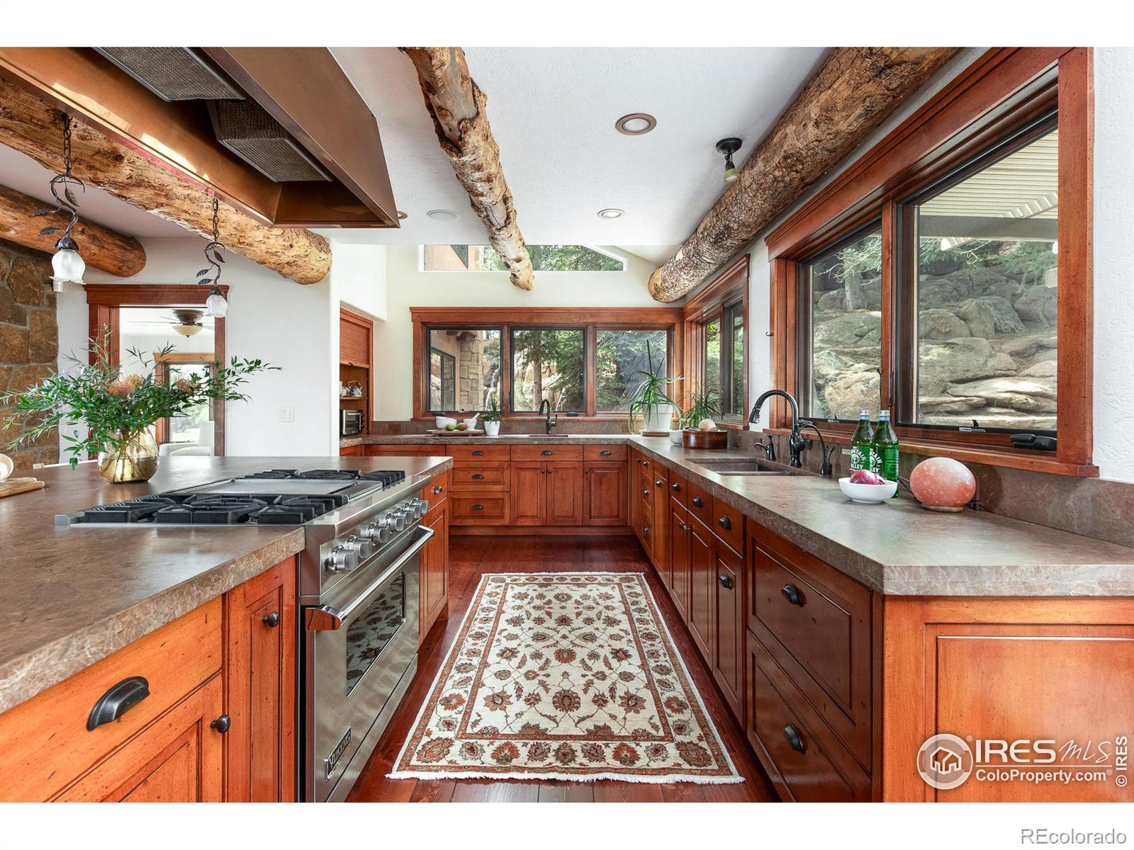1077 Gilbert St, Boulder, CO 80302