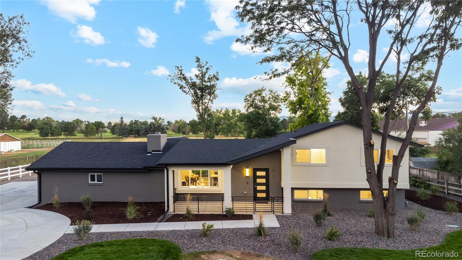 8590 W Jefferson Ave, Lakewood, CO 80235