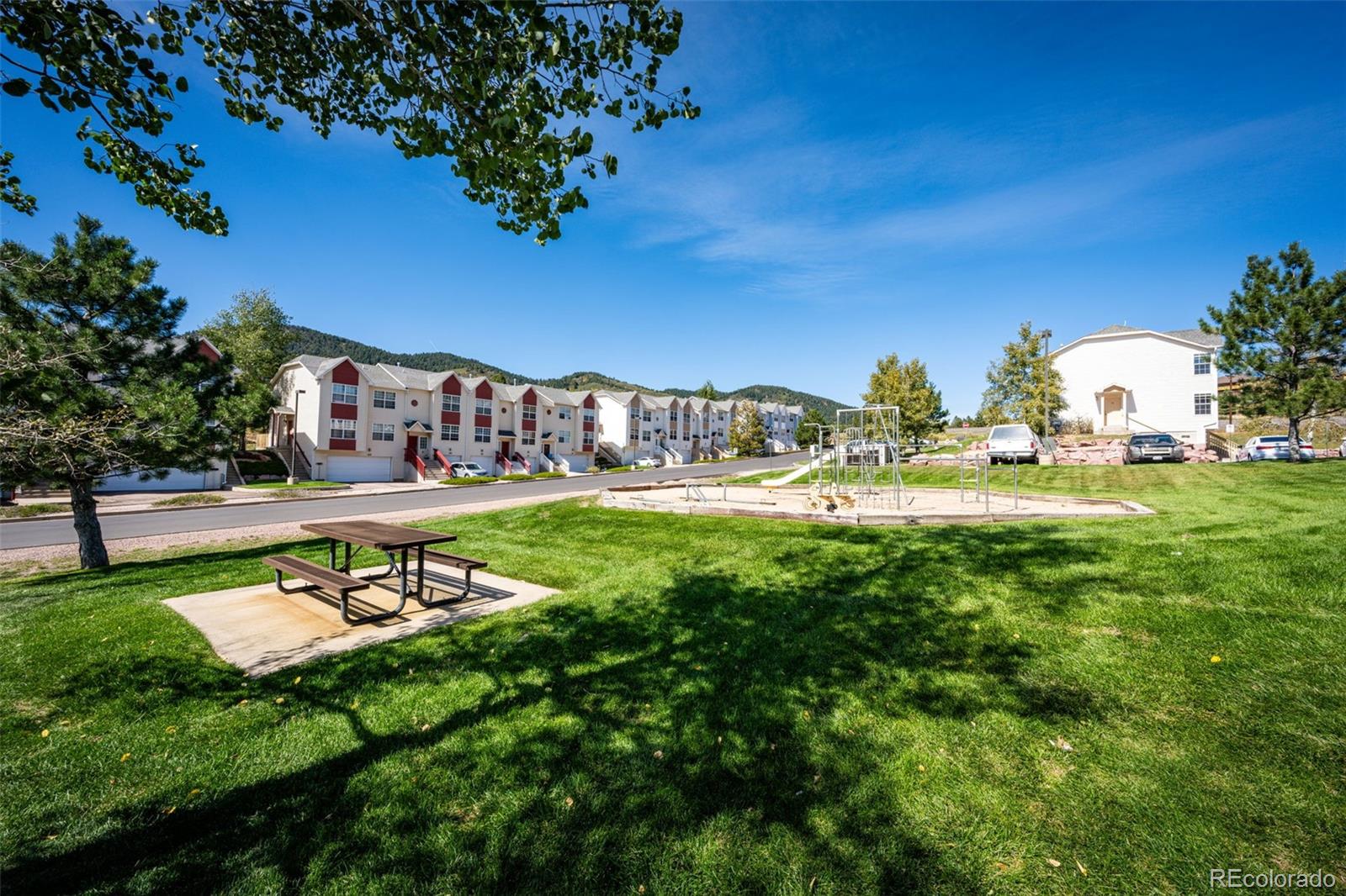32 Vale Cir, Palmer Lake, CO 80133