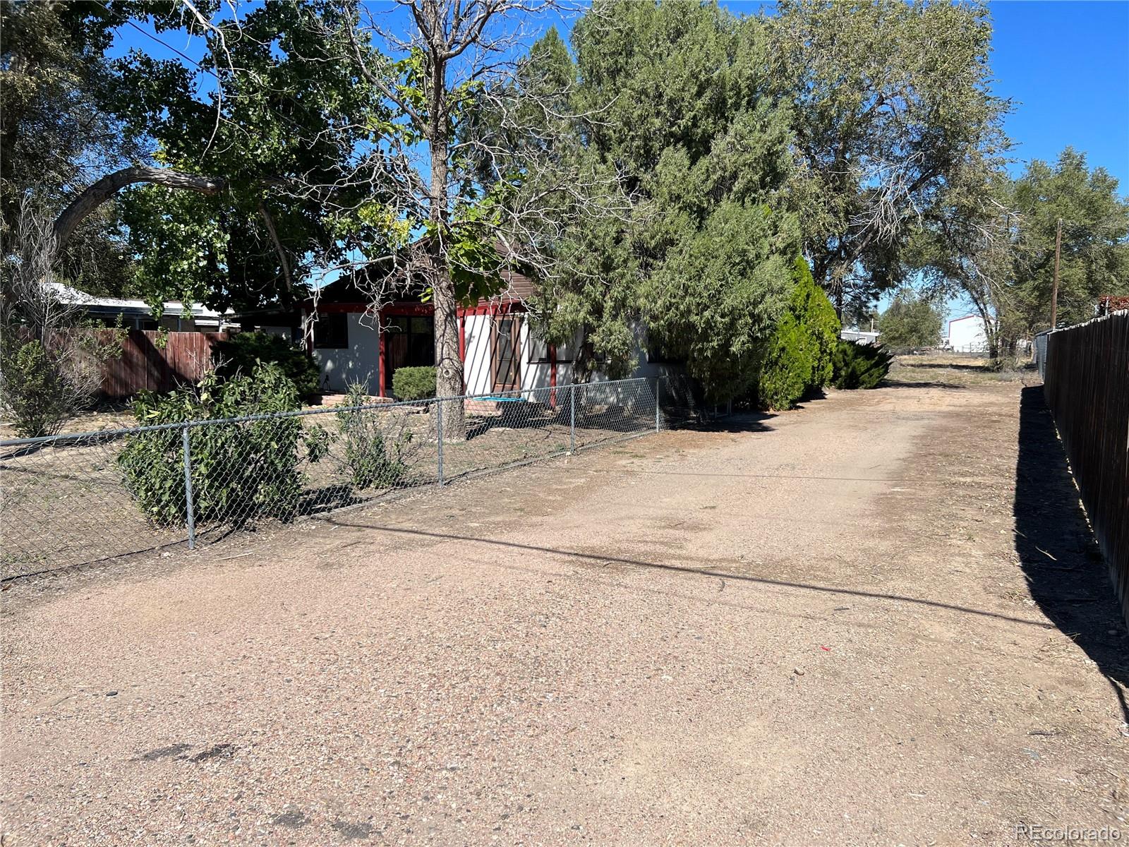 303 North Ln, Avondale, CO 81022