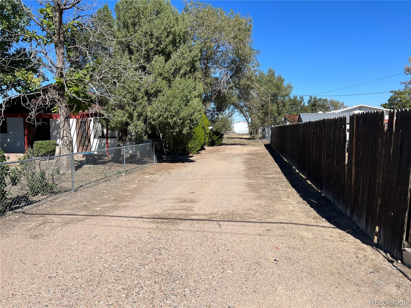 303 North Ln, Avondale, CO 81022