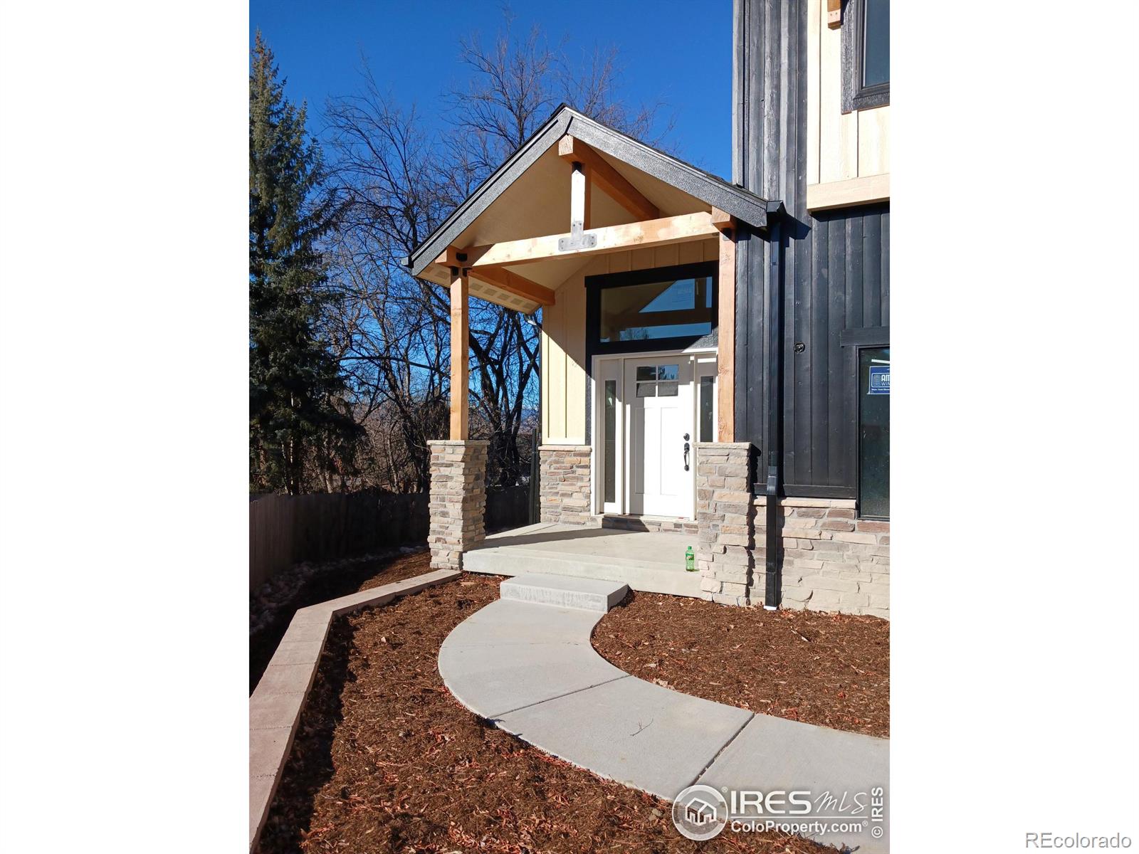 725 Longs Peak Ln, Longmont, CO 80501