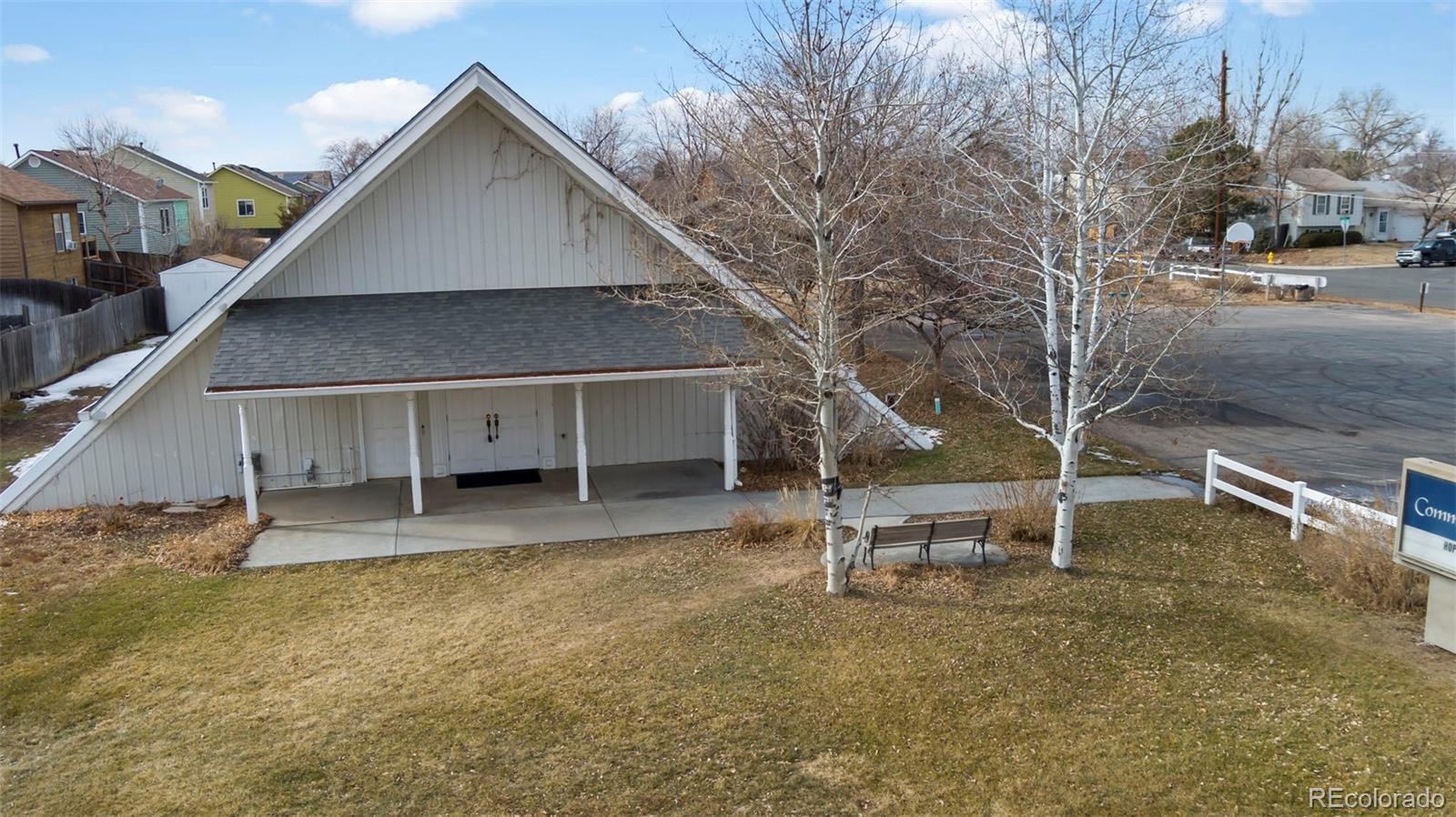 1695 Ceylon St, Aurora, CO 80011