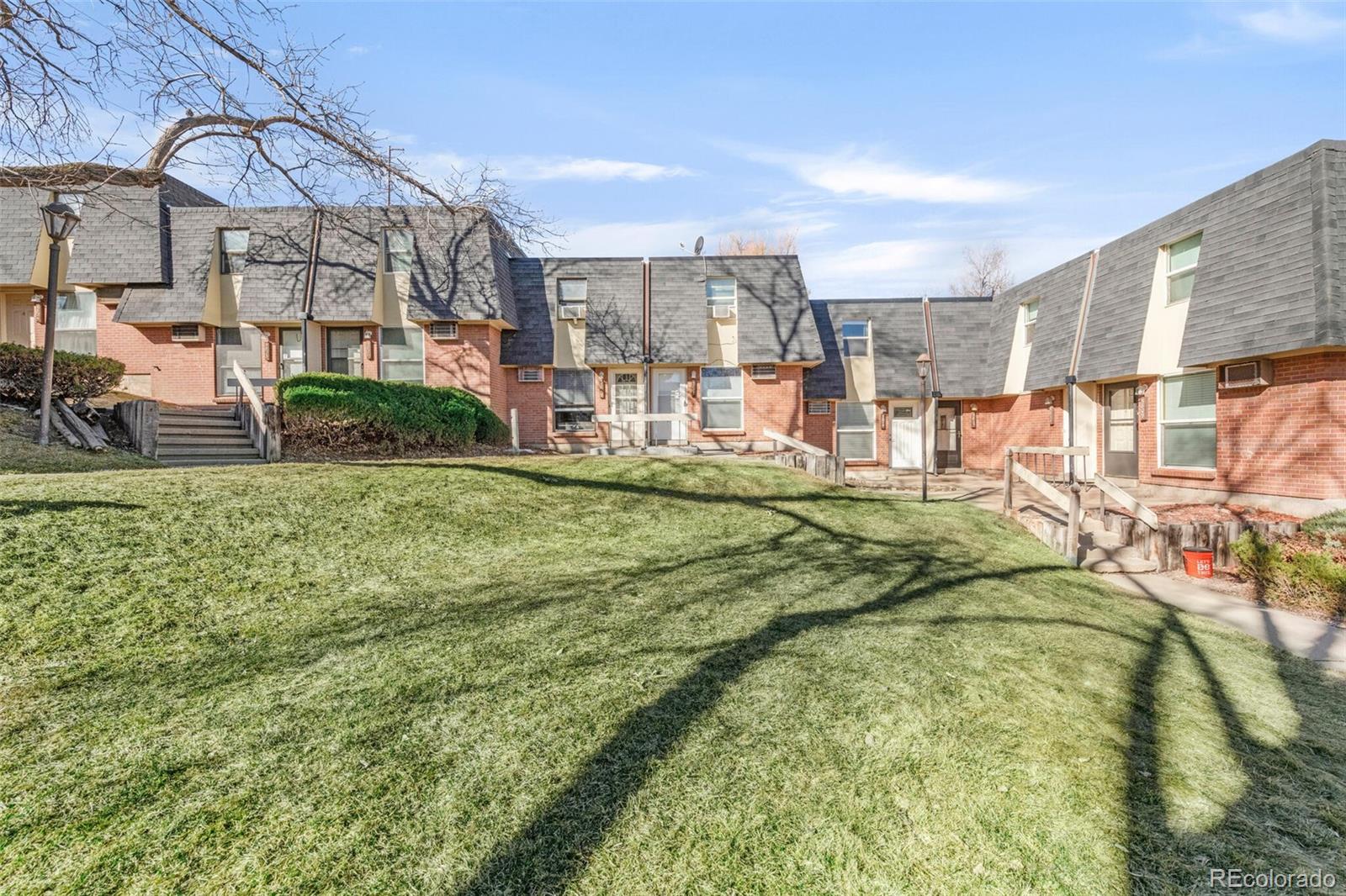5815 S Pearl St, Centennial, CO 80121