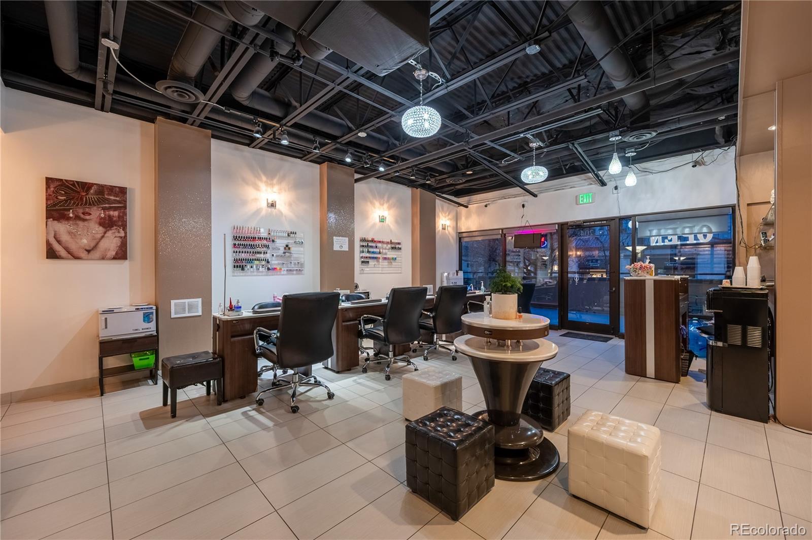 250 Steele St #204, Denver, CO 80206