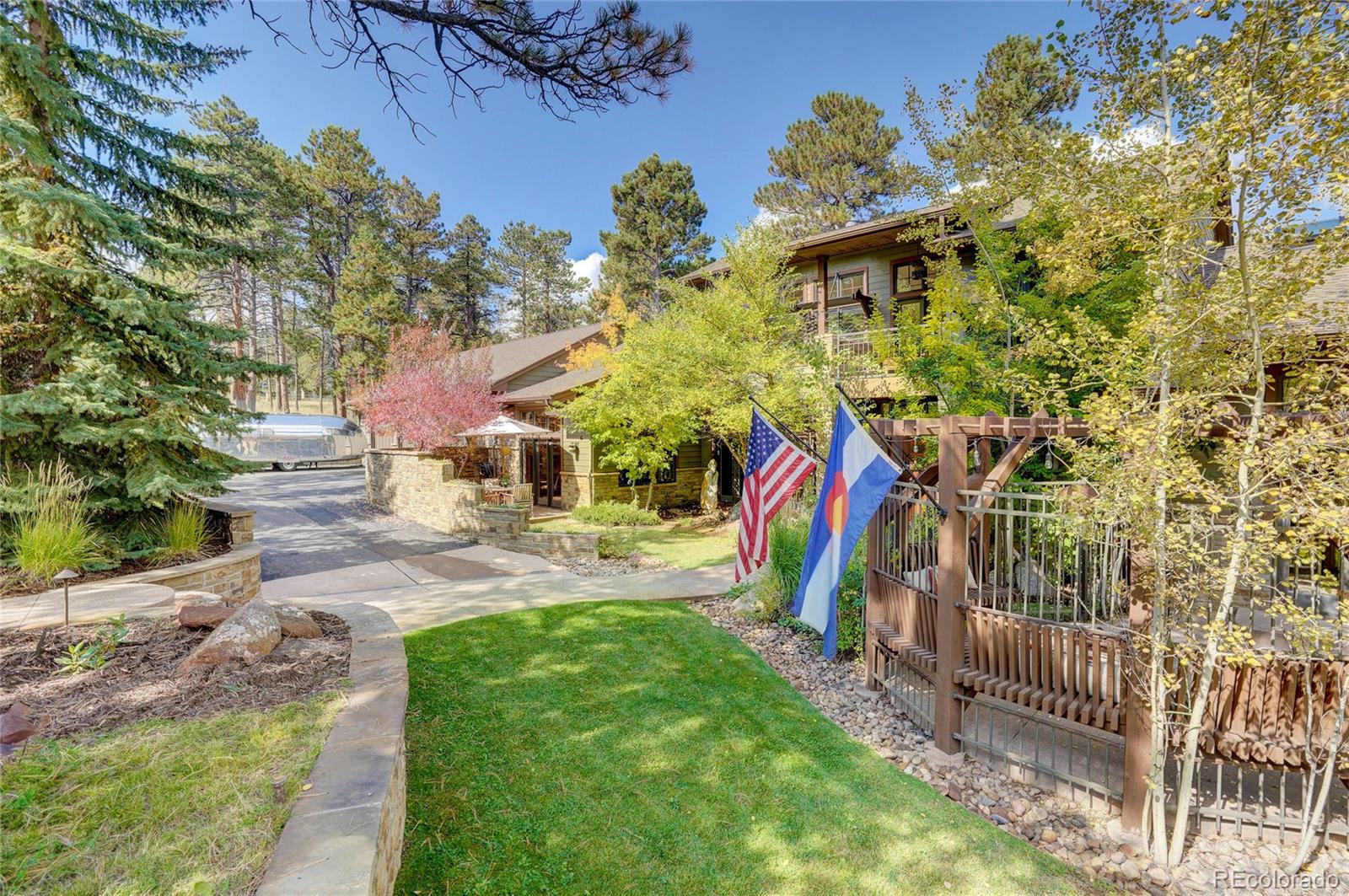 25751 Village Cir, Golden, CO 80401