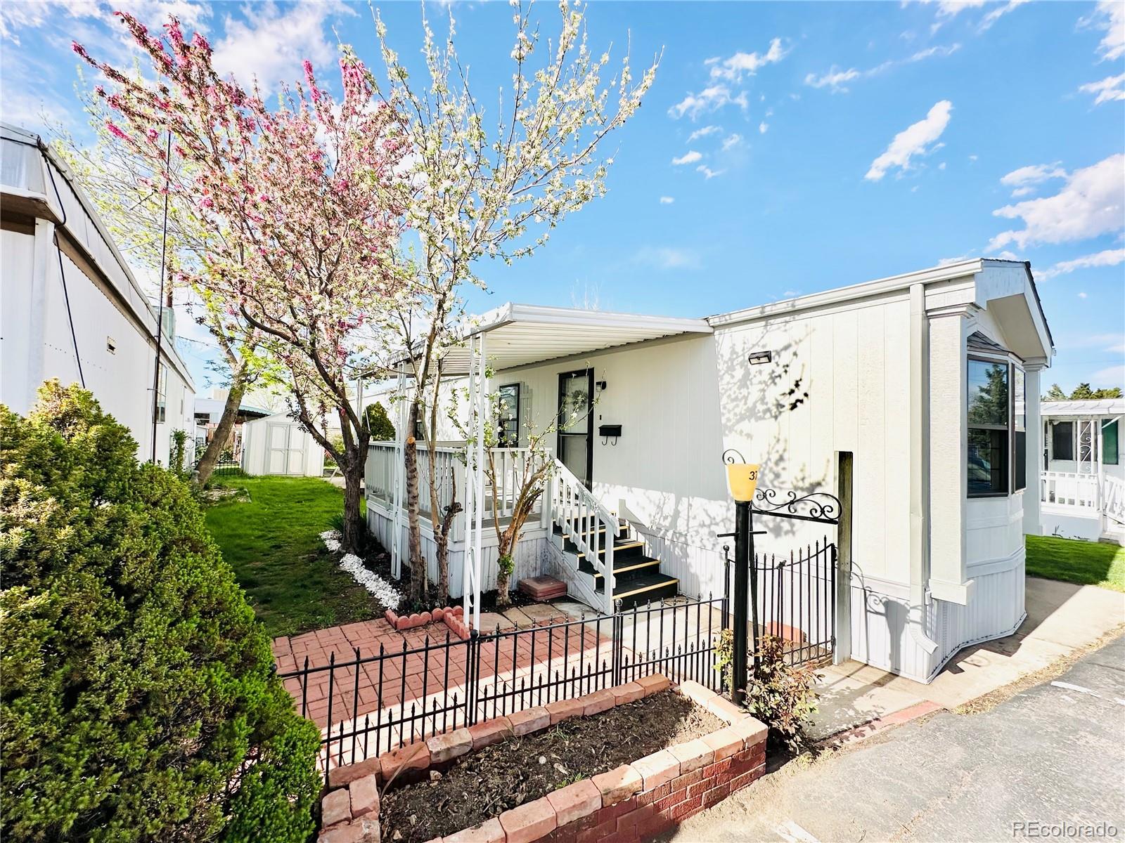 6825 W Mississippi Ave Lot 37, Lakewood, CO 80226