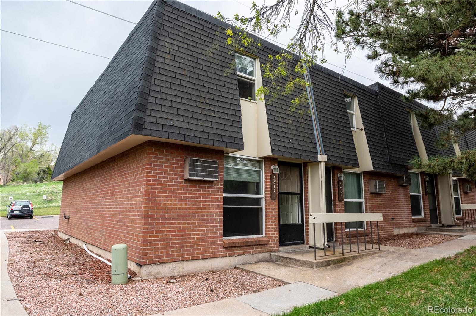 5814 S Pearl St, Centennial, CO 80121