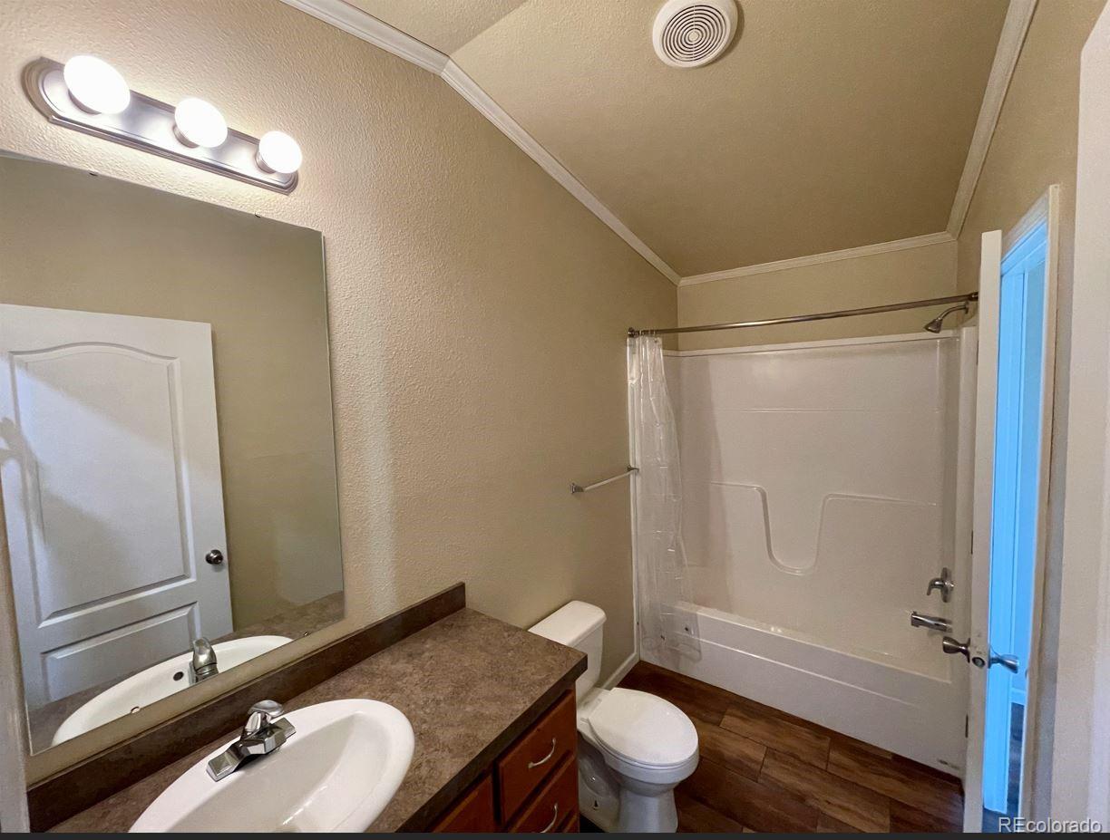 460 E Colfax Ave, Bennett, CO 80102