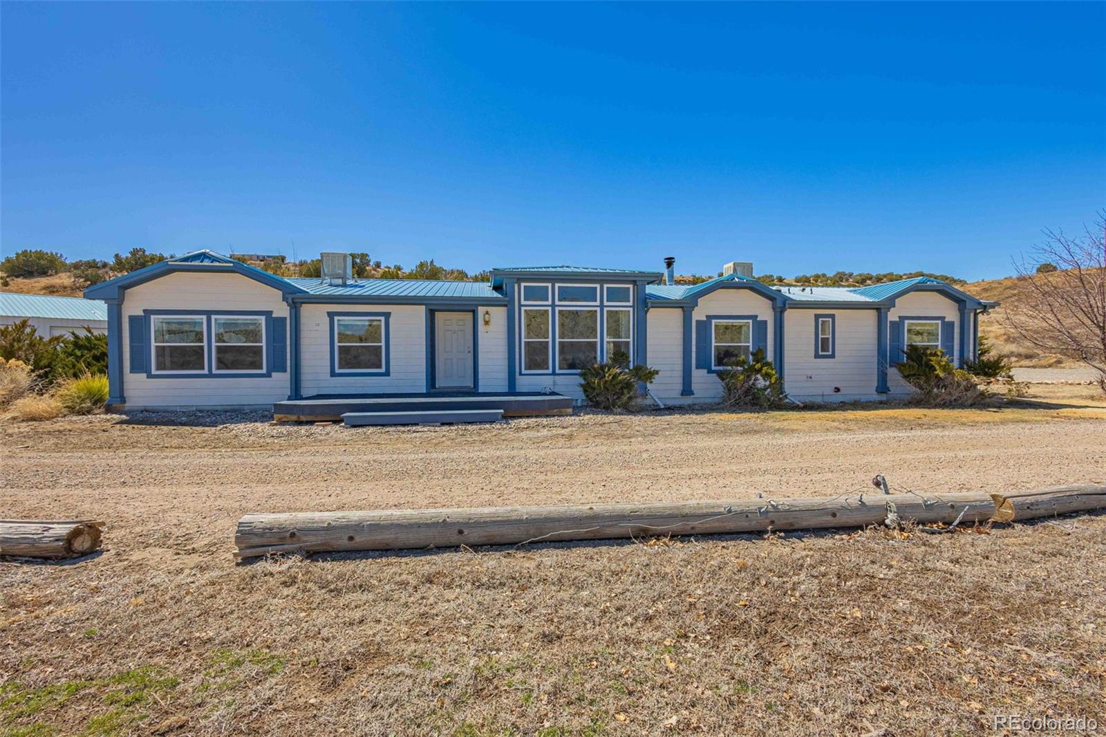 1381 Valley Dr, Penrose, CO 81240