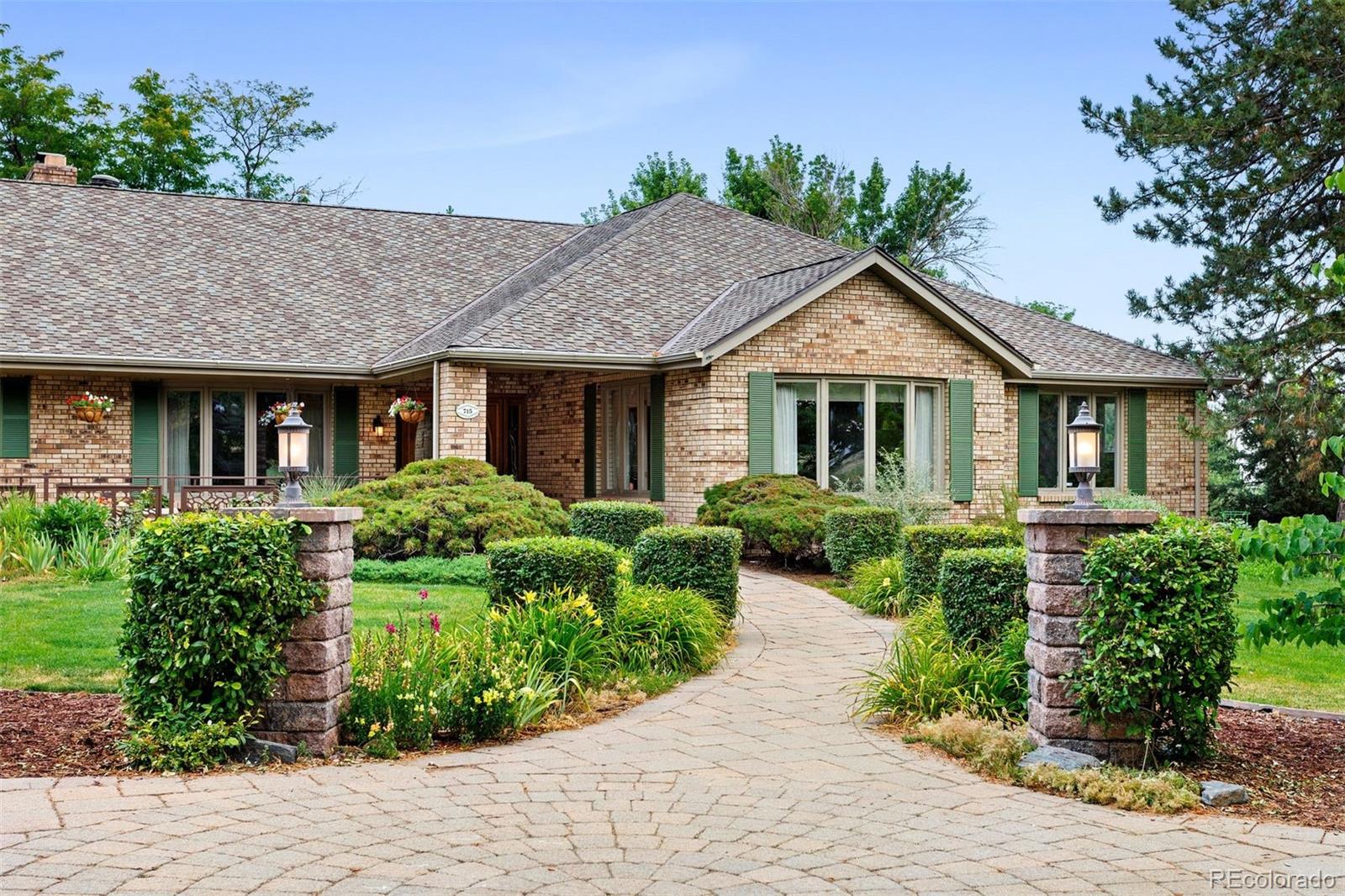 715 Front Range Rd, Littleton, CO 80120