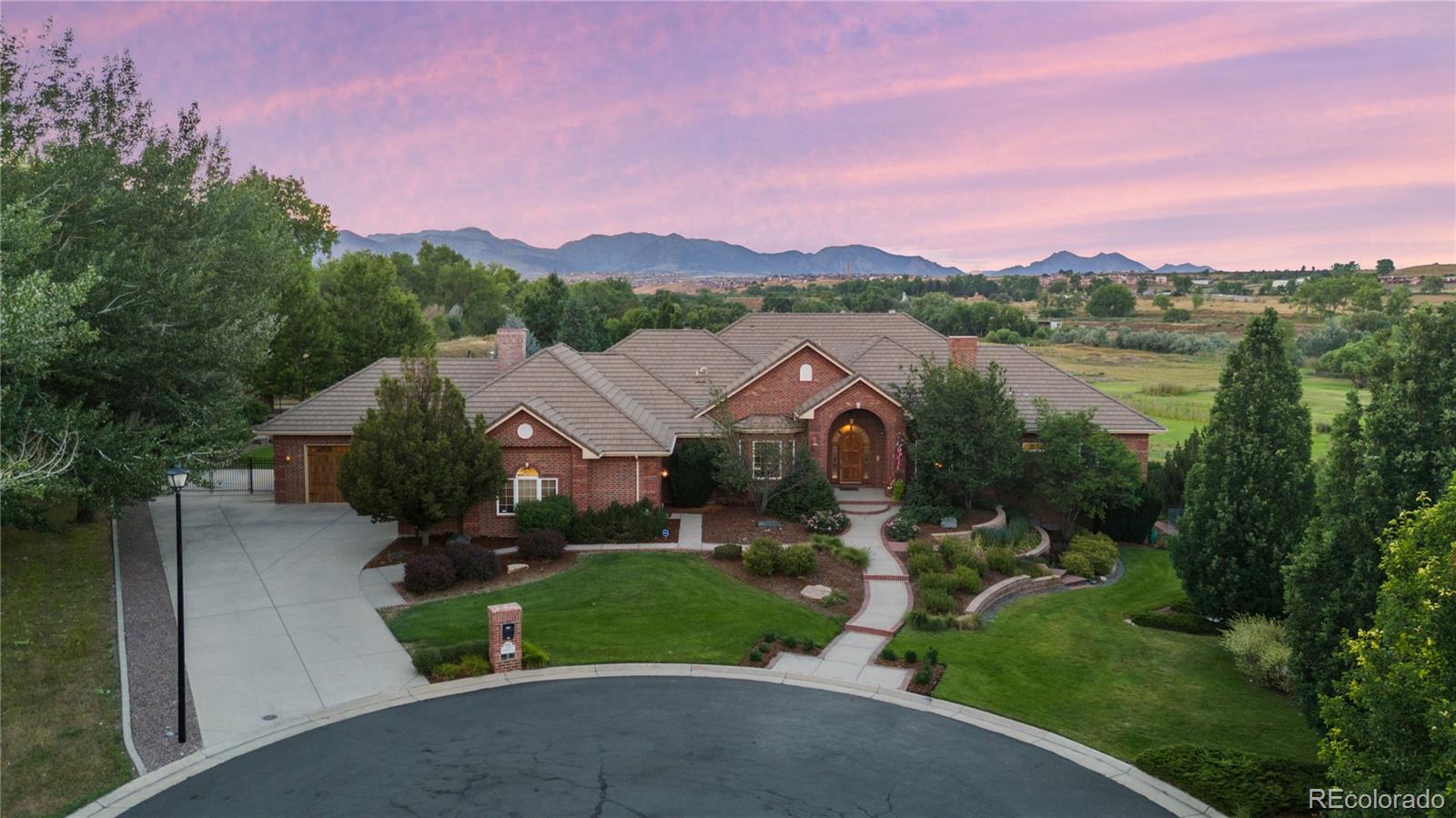 7723 Devinney Ct, Arvada, CO 80005