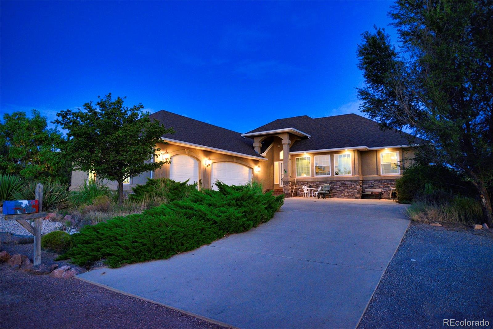 1502 W Caballo Dr, Pueblo, CO 81007