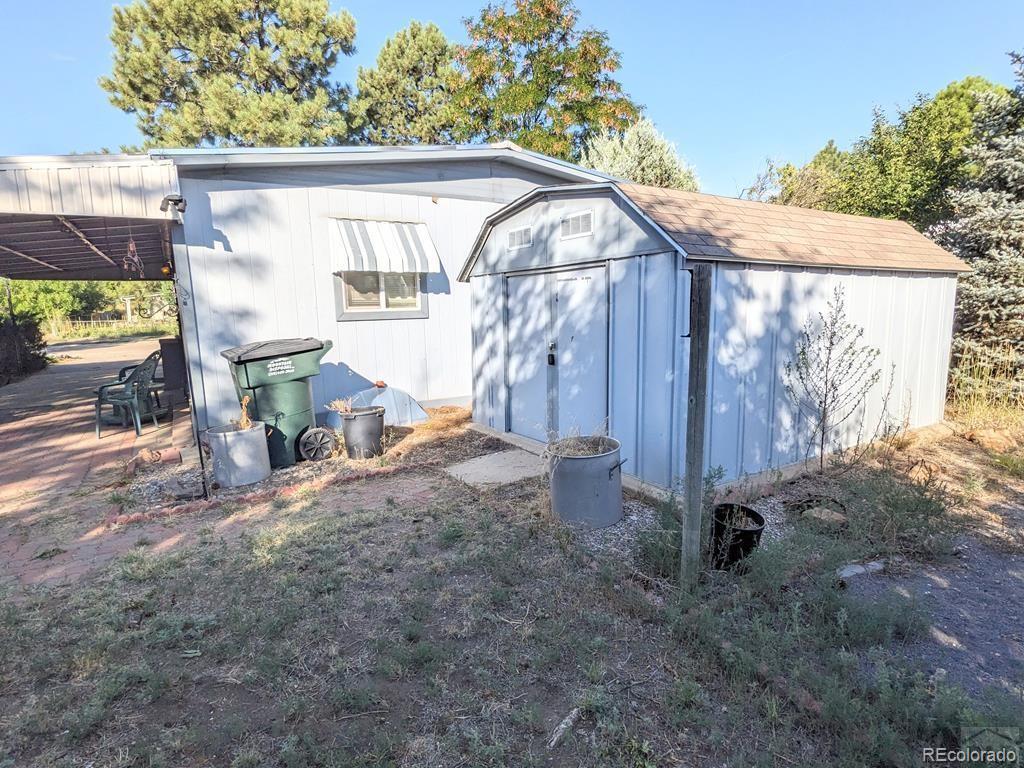 2738 Applewood Dr, Colorado City, CO 81019