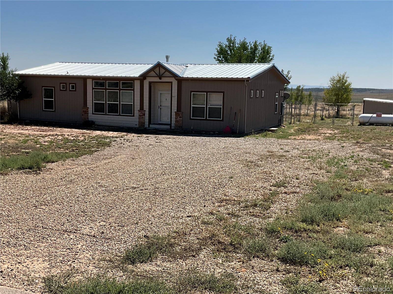 527 E 3rd St, Dinosaur, CO 81610