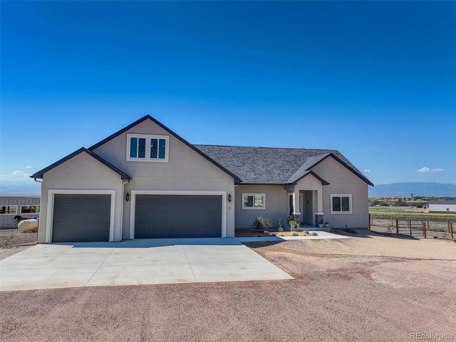 53 Top Rail Trl, Penrose, CO 81240