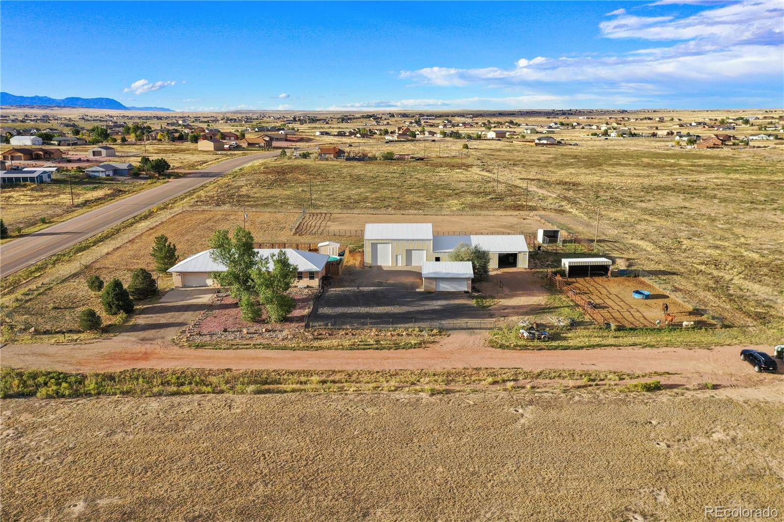 1211 E Dove Creek Dr, Pueblo, CO 81007