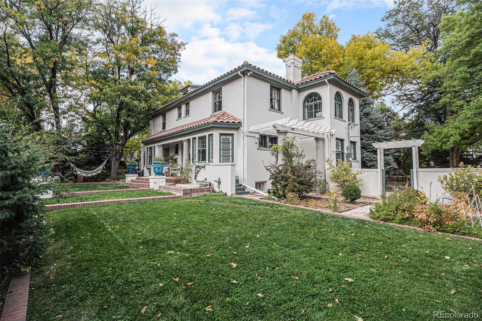 2090 Albion St, Denver, CO 80207