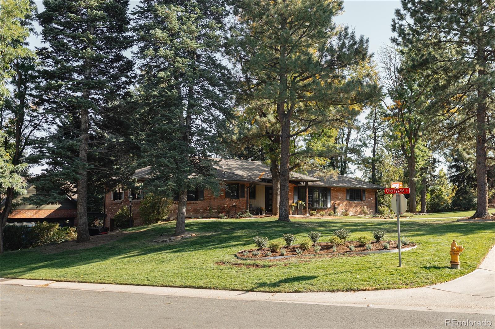 8 Cherry Vale Dr, Englewood, CO 80113