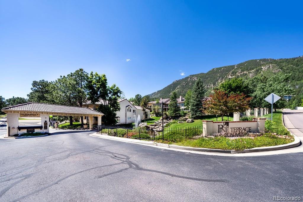 3840 Hermitage Dr, Colorado Springs, CO 80906