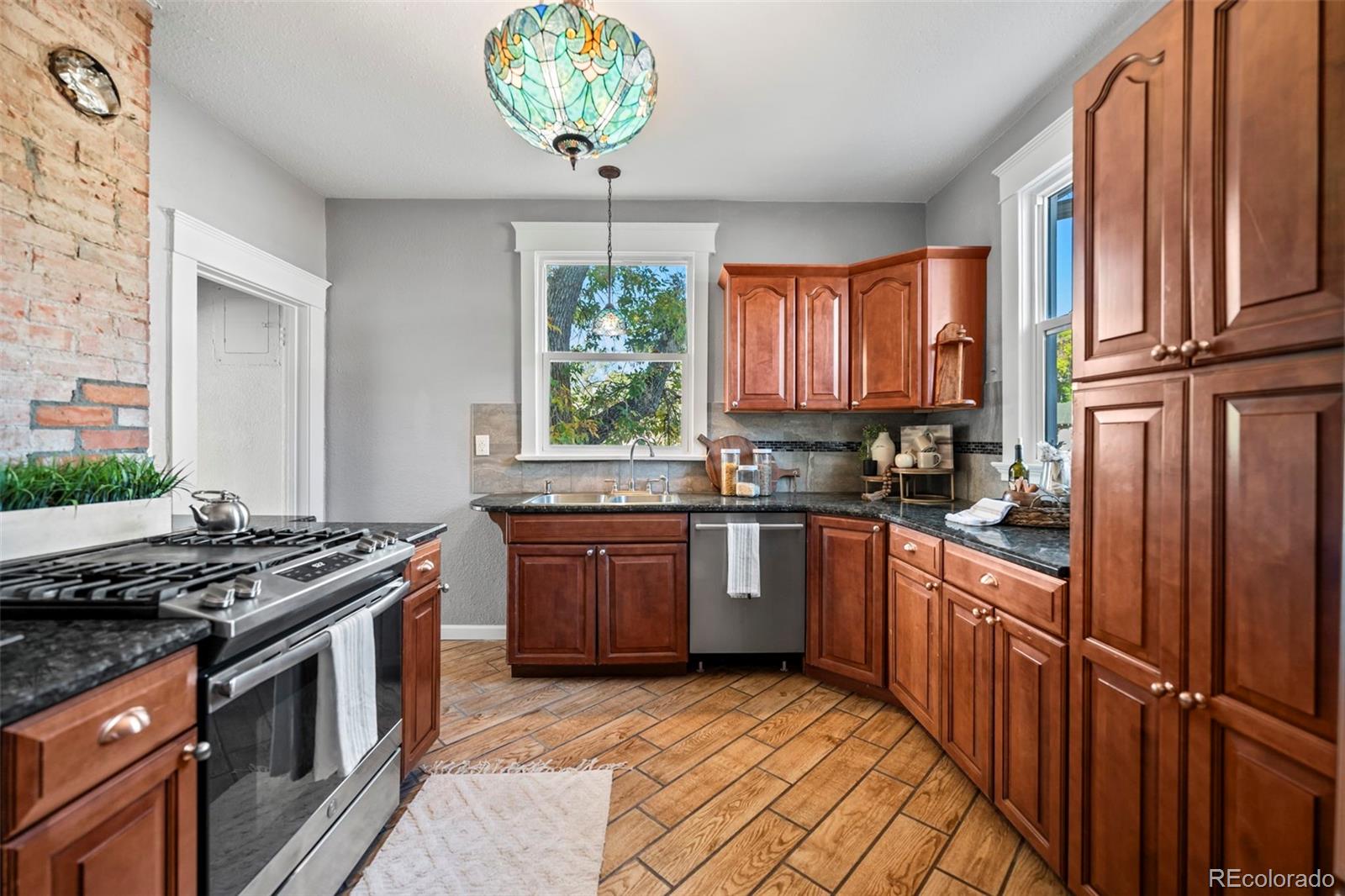 2331 N Greenwood St, Pueblo, CO 81003