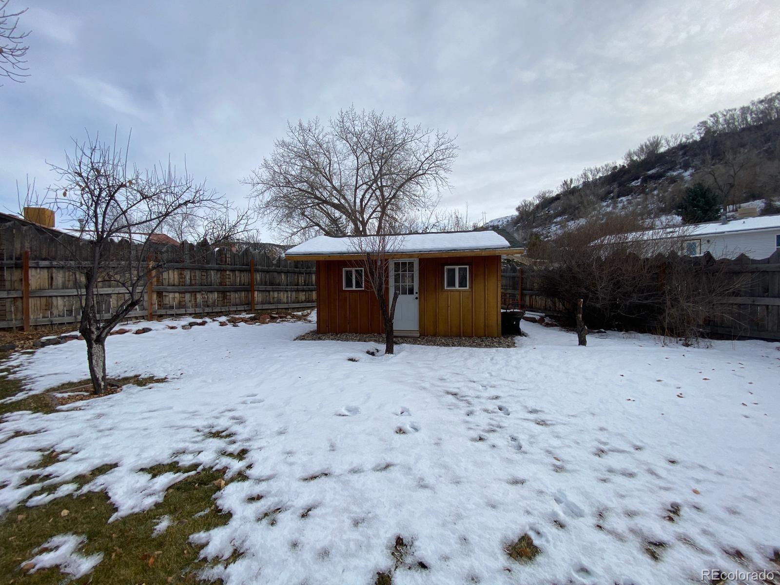 670 Village Dr, Rifle, CO 81650