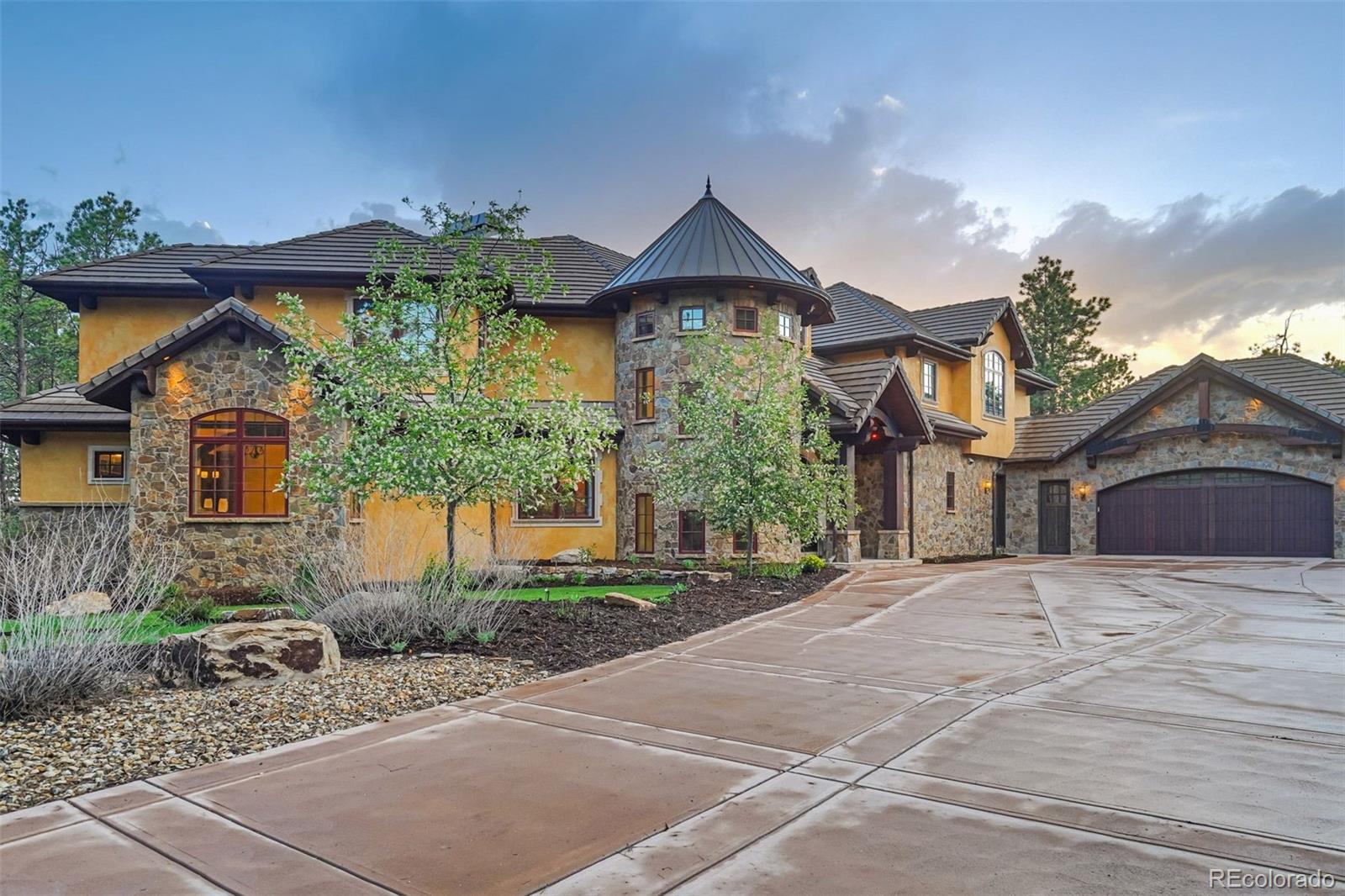 4602 High Forest Rd, Colorado Springs, CO 80908