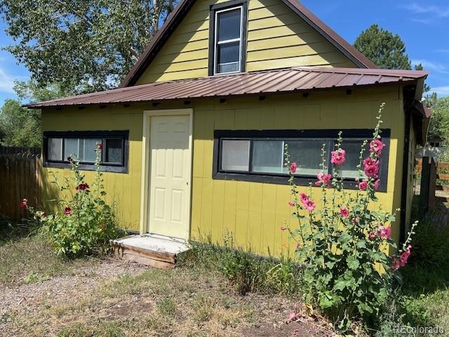 355 9th St, Saguache, CO 81149