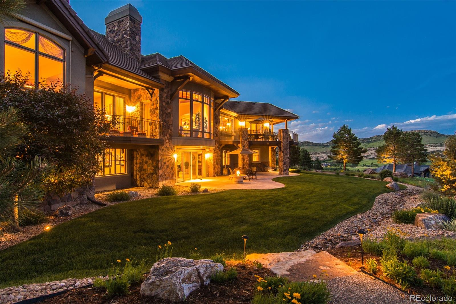 9977 Elkhorn St, Littleton, CO 80127