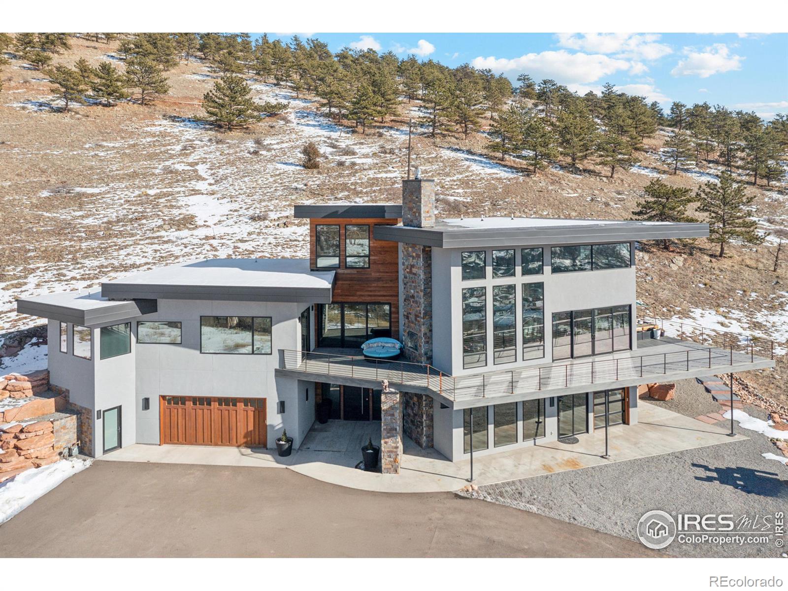 818 Mountain View Dr, Lyons, CO 80540