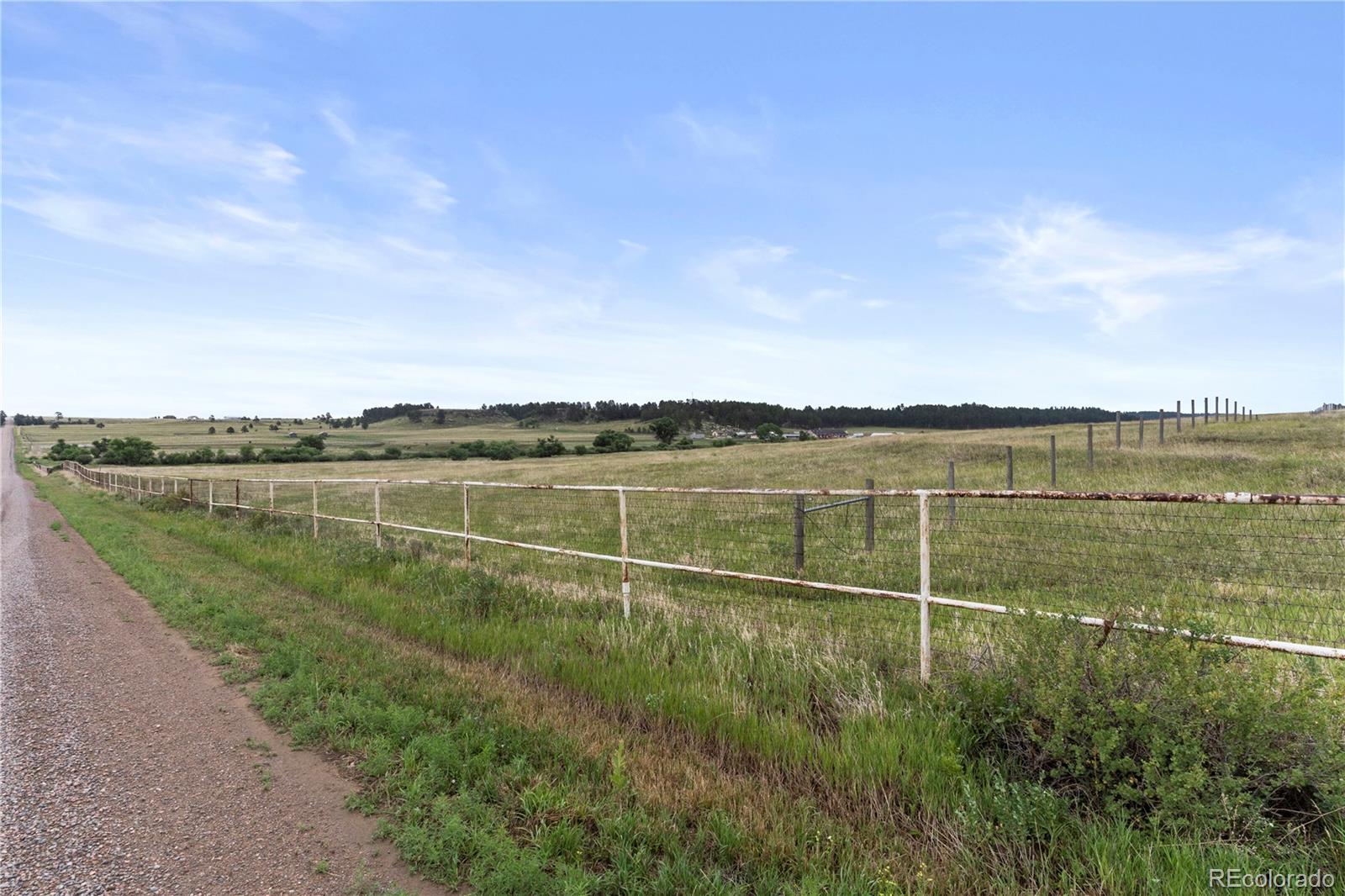 E Cherry Creek Rd, Larkspur, CO 80118