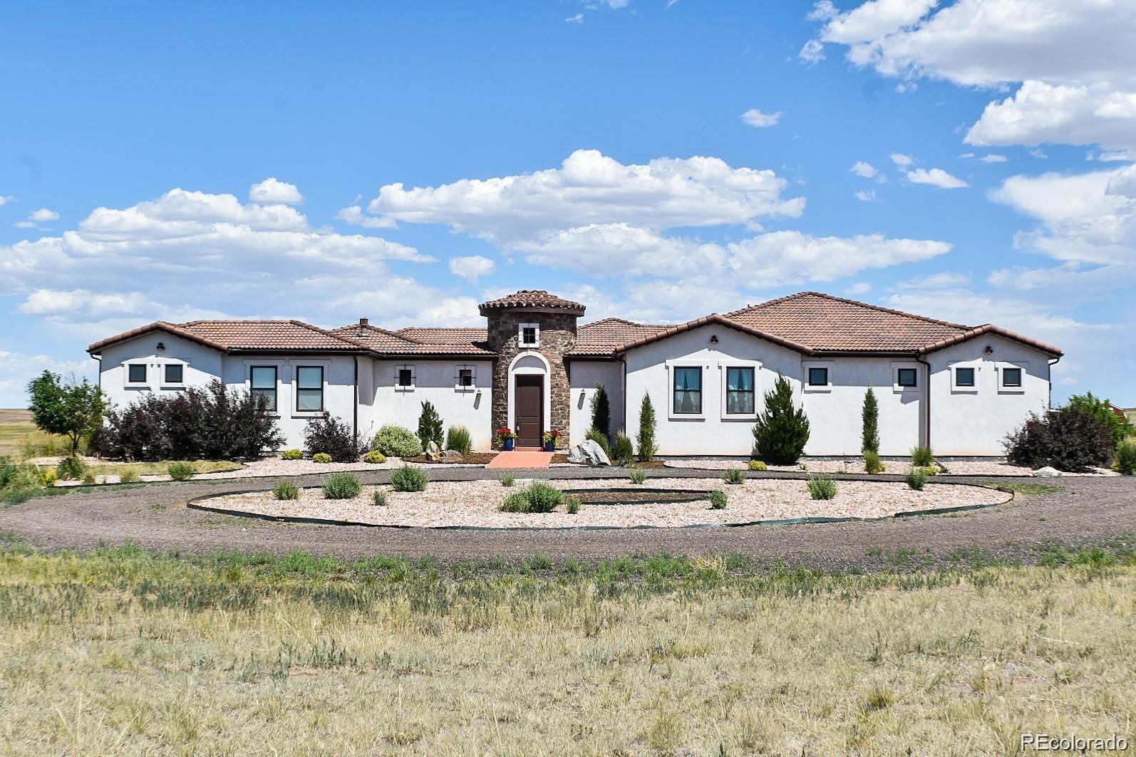 7172 S Oakleaf St, Bennett, CO 80102