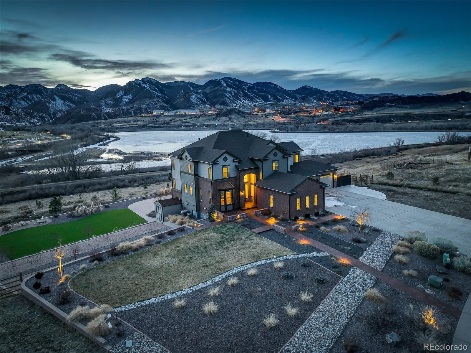 8727 Hunters Hill Ln, Littleton, CO 80125