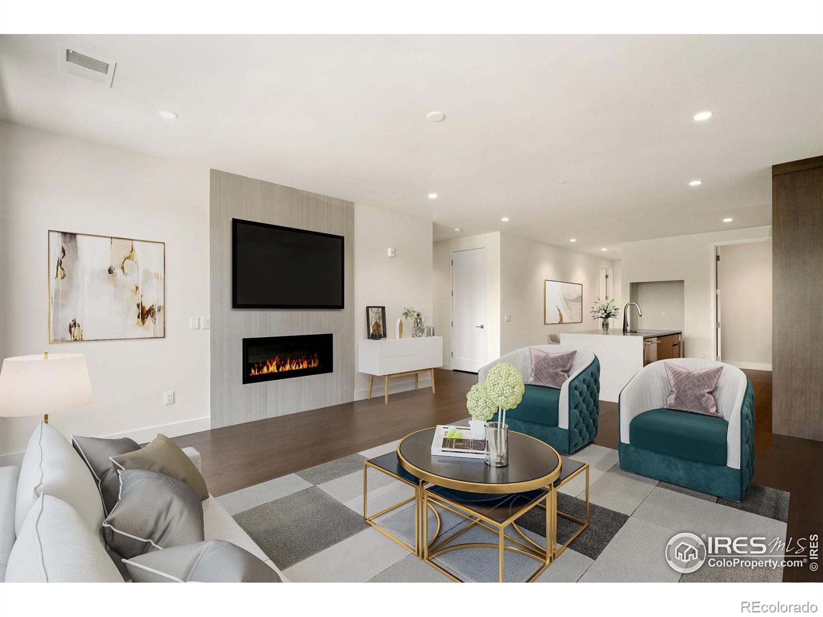 205 E 6th St #303, Loveland, CO 80537