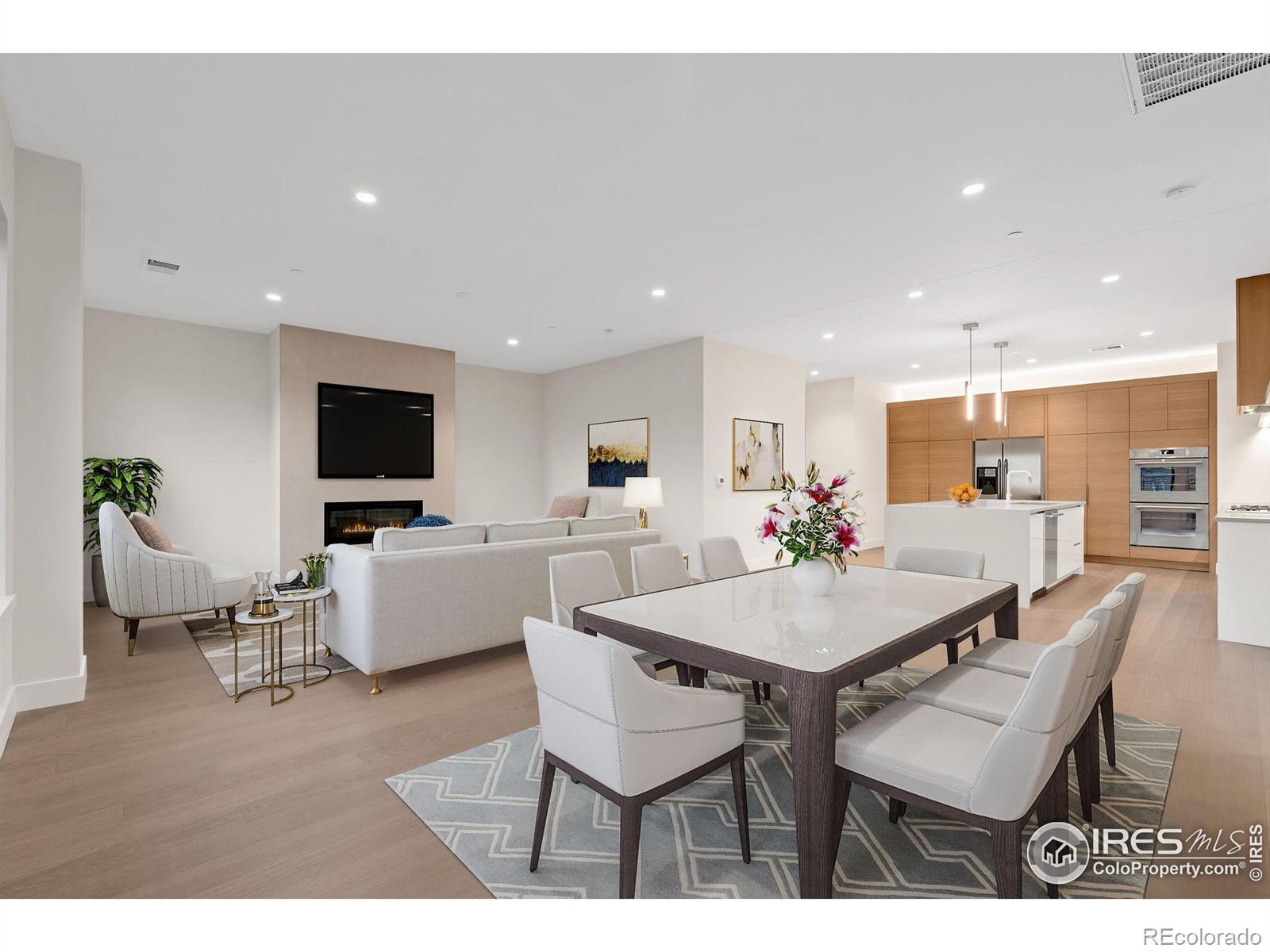 205 E 6th St #300, Loveland, CO 80537
