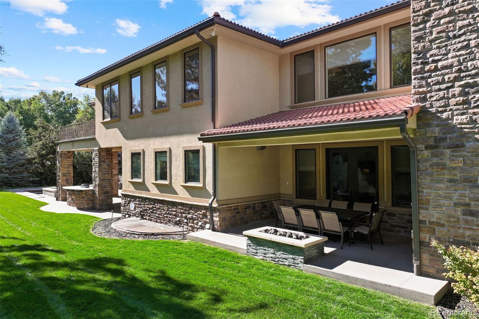 2 Viking Dr, Englewood, CO 80113