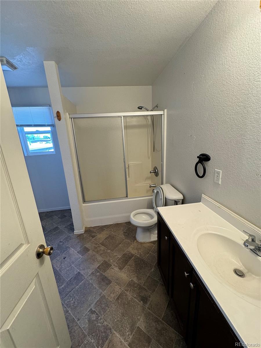 3911-3925 Central St, Evans, CO 80620