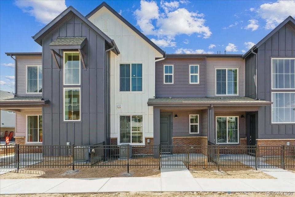 6882 Huddersfield Ln, Castle Pines, CO 80108