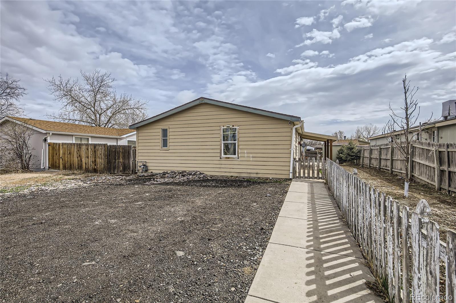 130 Elm St, Hudson, CO 80642