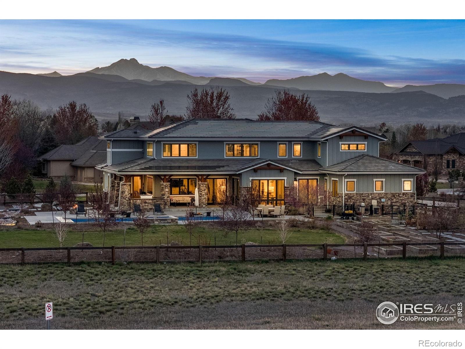 8852 Portico Ln, Longmont, CO 80503