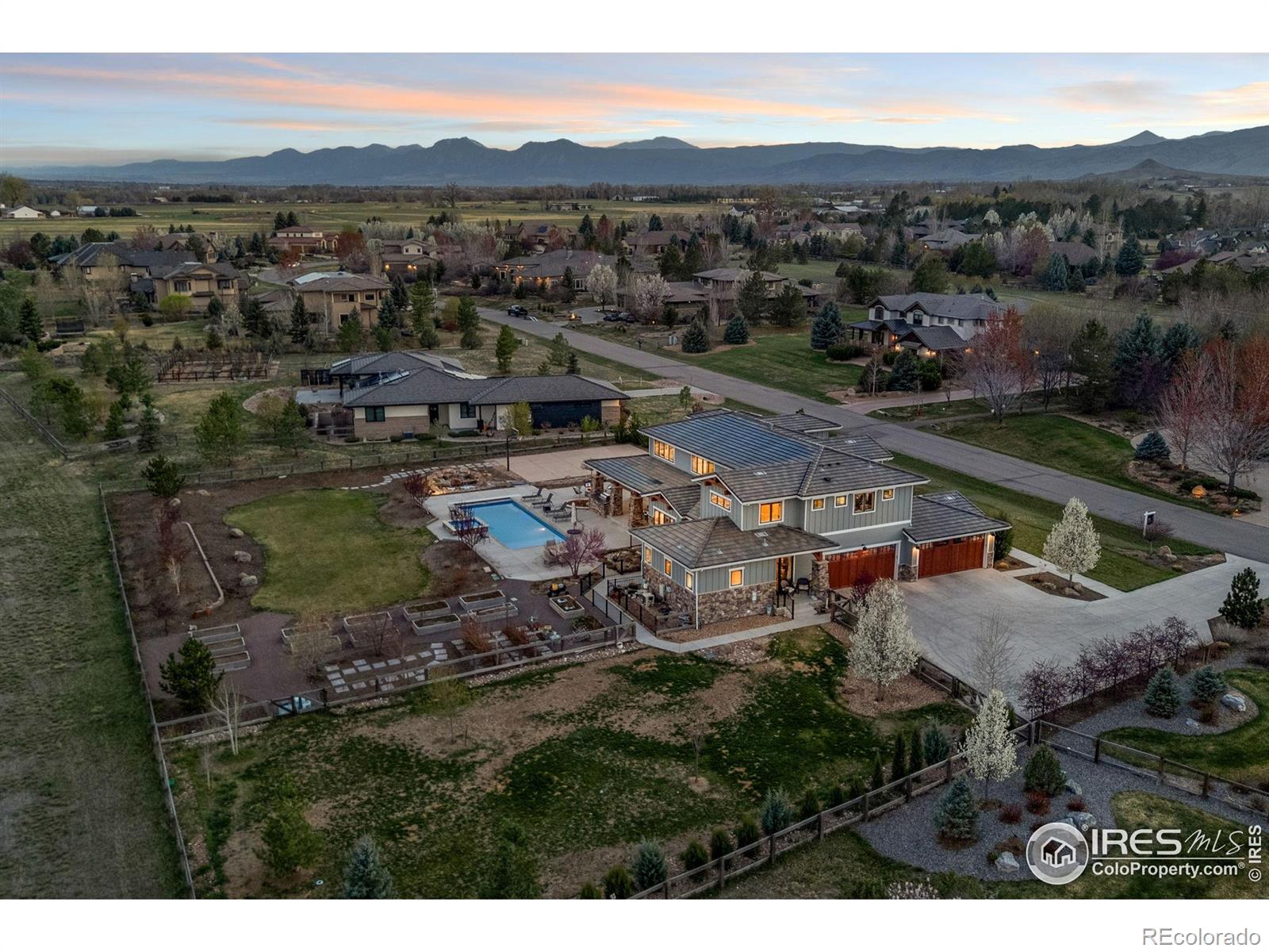 8852 Portico Ln, Longmont, CO 80503